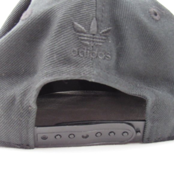 Adidas Black Baseball Cap w/Black Retro Embroidered Trefoil Logo Snap Back EUC - Picture 9 of 9